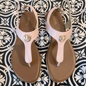 Baby pink thong Michael Kors sandals